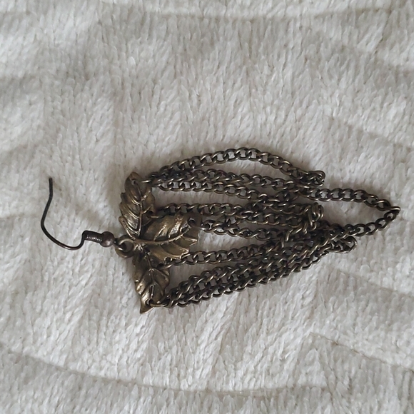 3/10 Statement Earrings - Picture 6 of 8